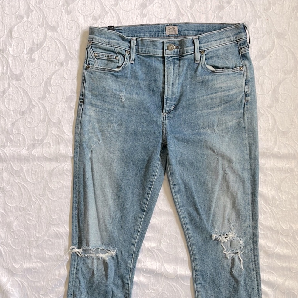 Gently used Size 32 Citizens of Humanity distressed skinny ankle jeans